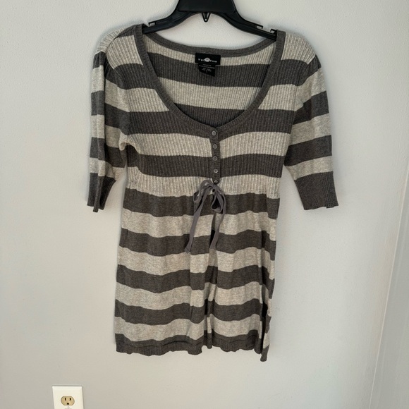 Tops - Y2K Babydoll Henley Bella Swan striped 1/2 sleeve shirt size large women